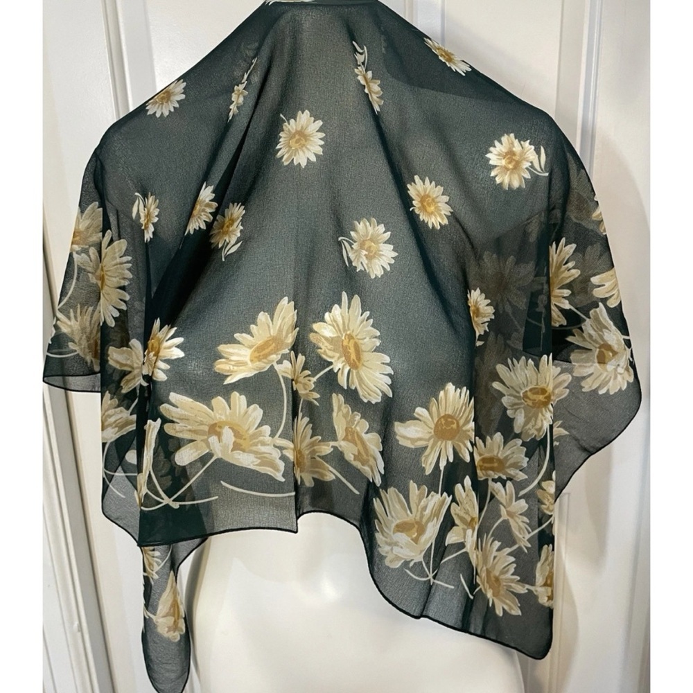 Eyesan Sheer Green Floral Square Scarf 34" x 34" Made in Italy - Picture 5 of 5
